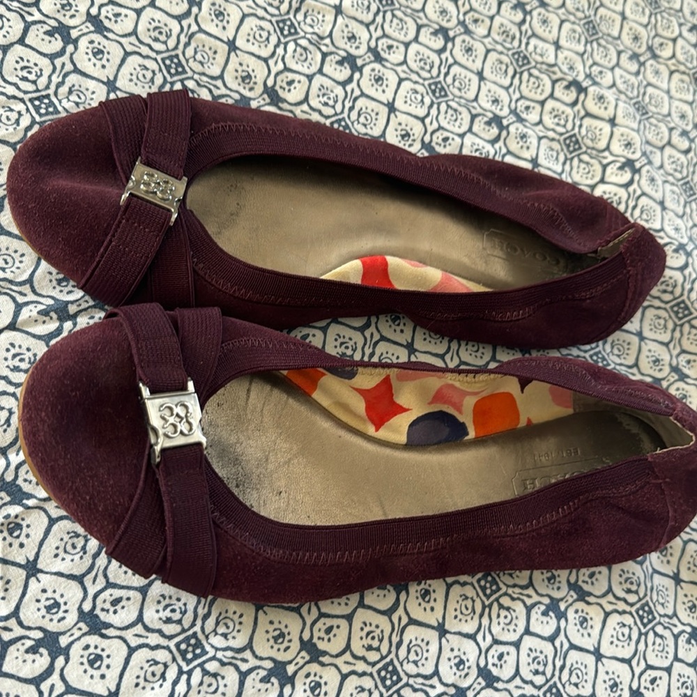 Authentic Coach flats